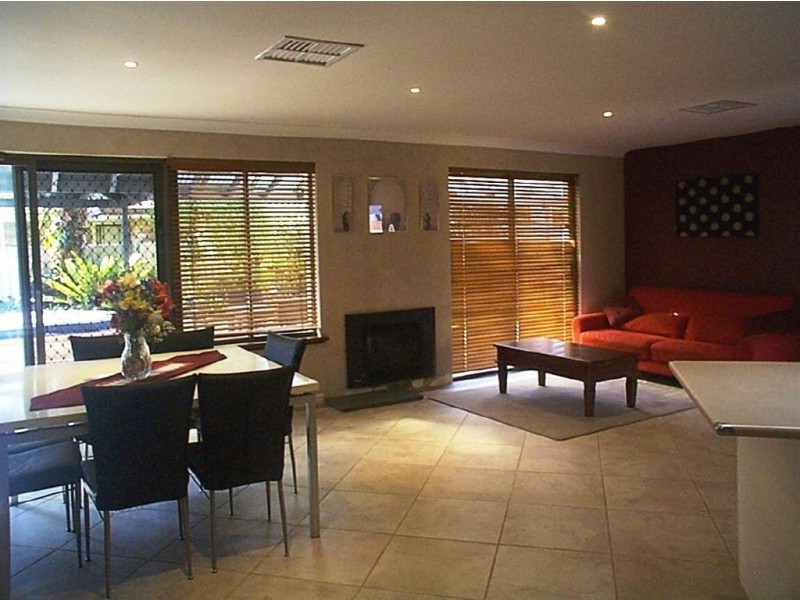 2 Nigel Court, Leeming WA 6149