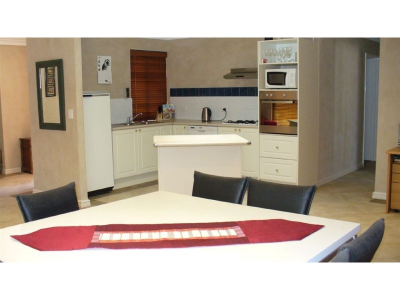 2 Nigel Court, Leeming WA 6149