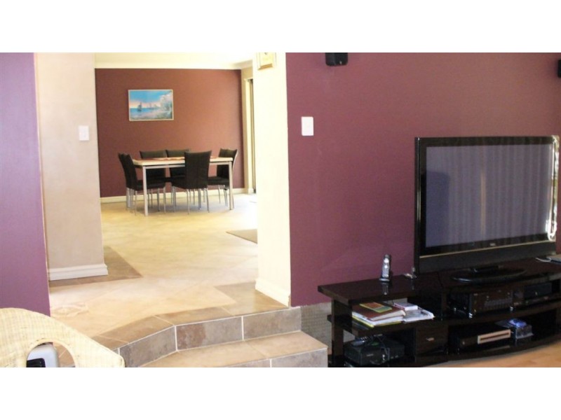 2 Nigel Court, Leeming WA 6149