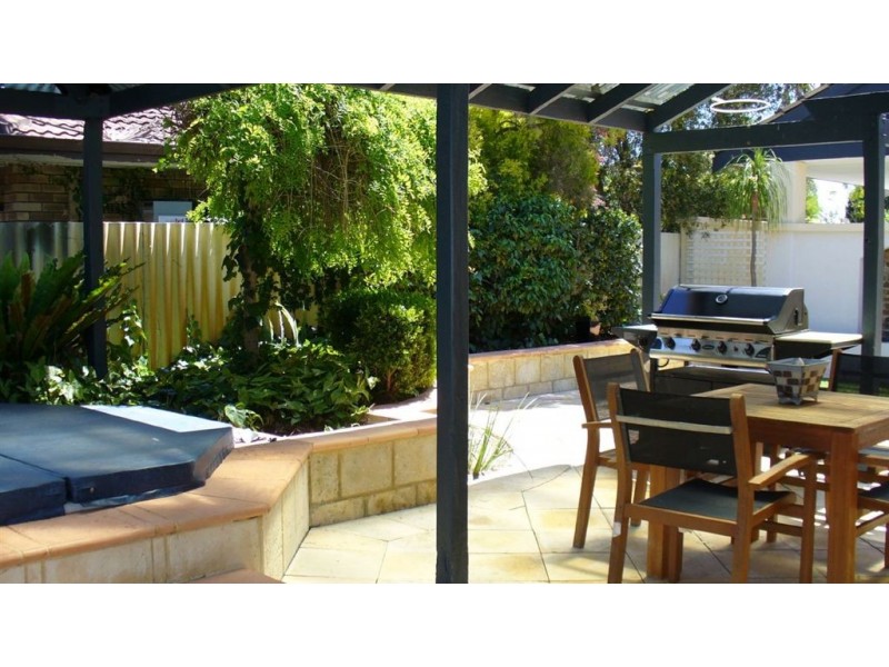 2 Nigel Court, Leeming WA 6149