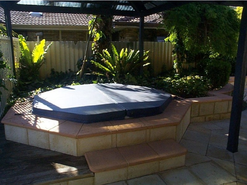 2 Nigel Court, Leeming WA 6149