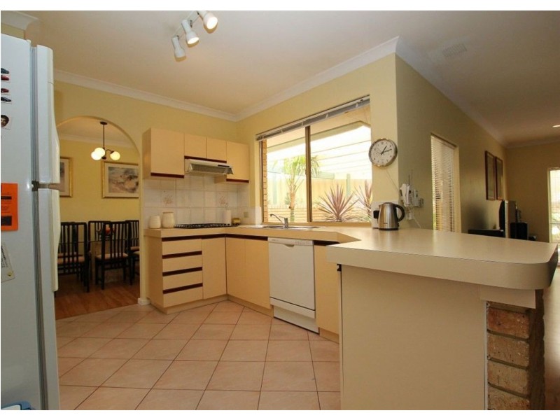 10A Castlemain Heights, Leeming WA 6149
