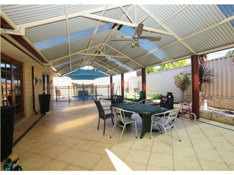 4 Windchime Terrace, Atwell WA 6164
