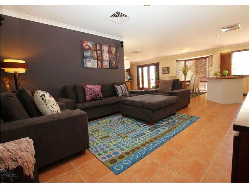 37 Sciano Avenue, Success WA 6164