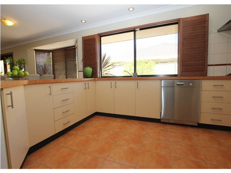 37 Sciano Avenue, Success WA 6164