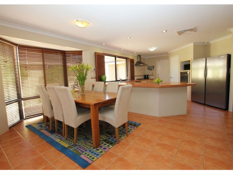 37 Sciano Avenue, Success WA 6164