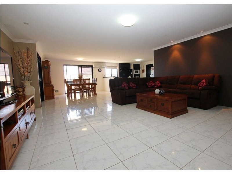 28 Marraboor Place, Success WA 6164
