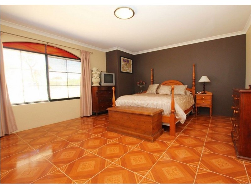 28 Marraboor Place, Success WA 6164