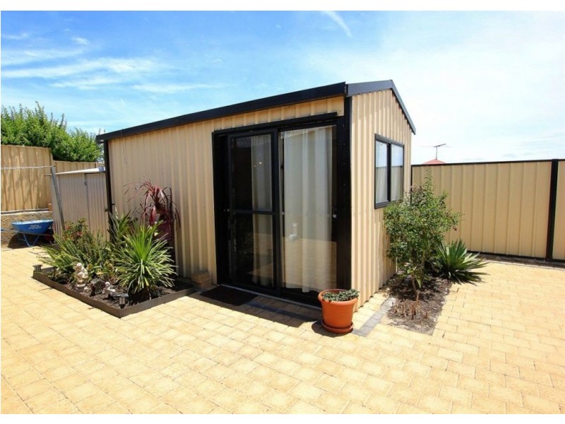 28 Marraboor Place, Success WA 6164