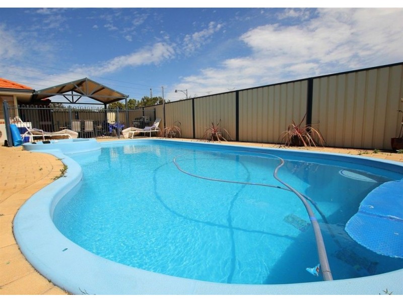 29 Montgomery Drive, Success WA 6164