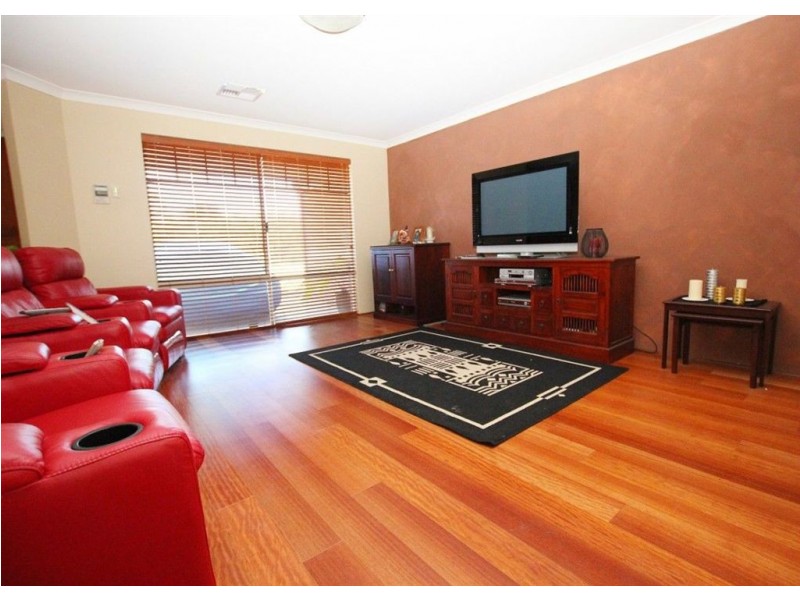 29 Montgomery Drive, Success WA 6164