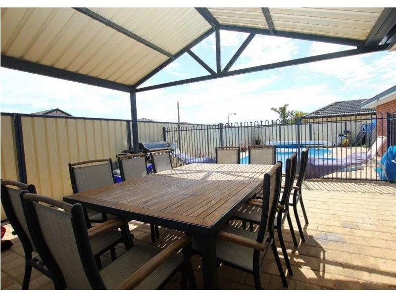 29 Montgomery Drive, Success WA 6164