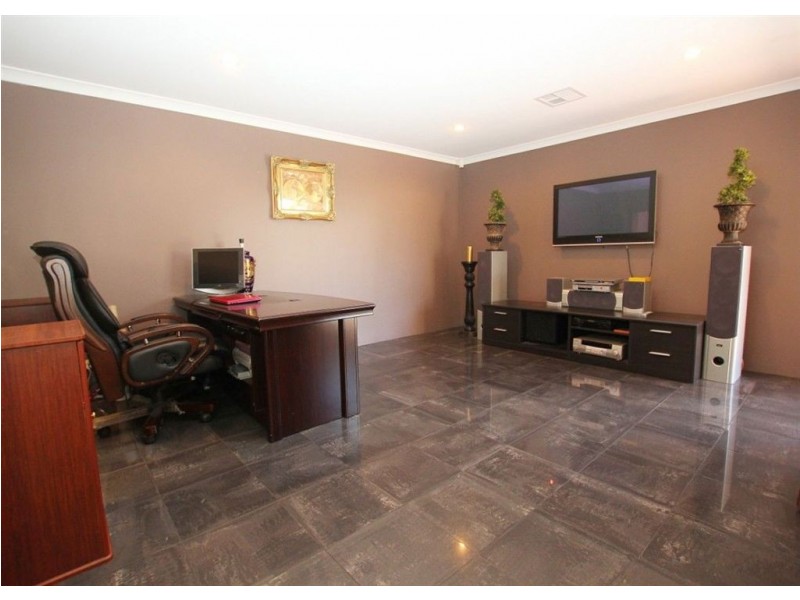 39 Blue Mountain Circuit, Aubin Grove WA 6164