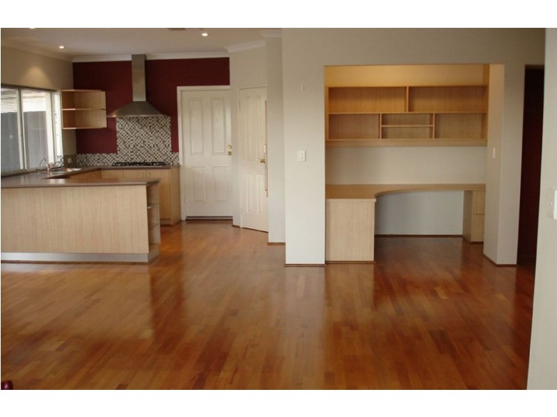 30 The Lakes Boulevard, Jandakot WA 6164