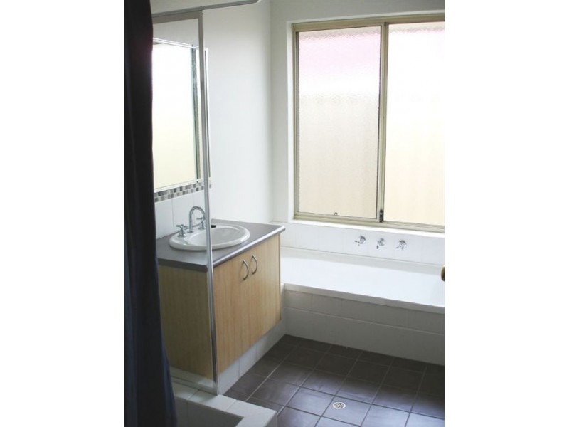 30 The Lakes Boulevard, Jandakot WA 6164