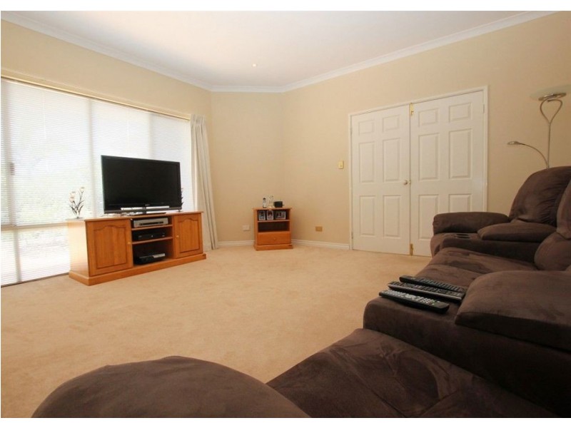 33 Beaumont Parkway, Success WA 6164