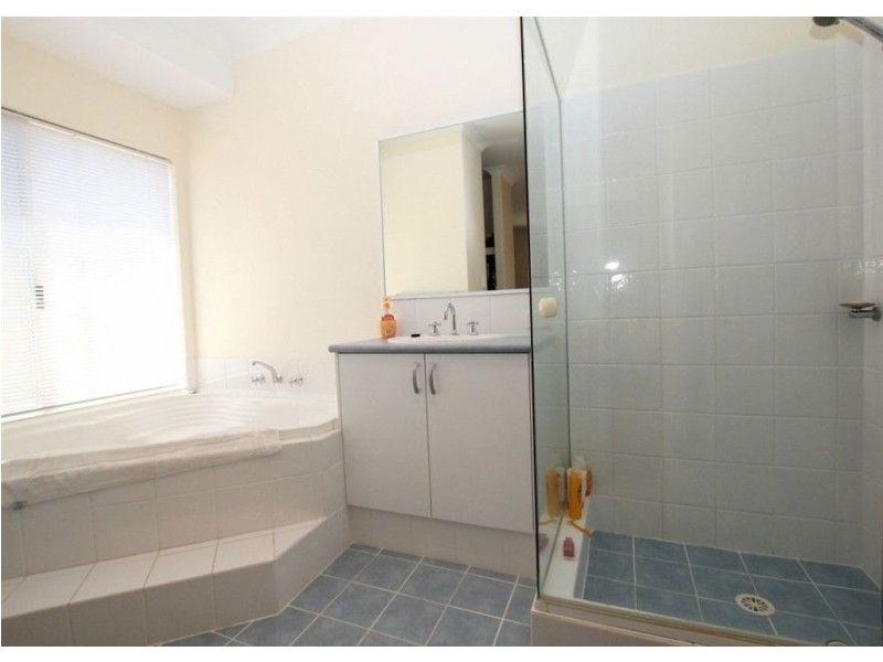 33 Beaumont Parkway, Success WA 6164