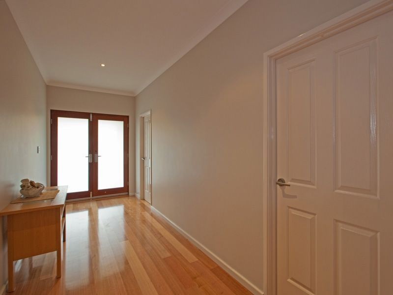 10 St Joseph Fairway, Success WA 6164