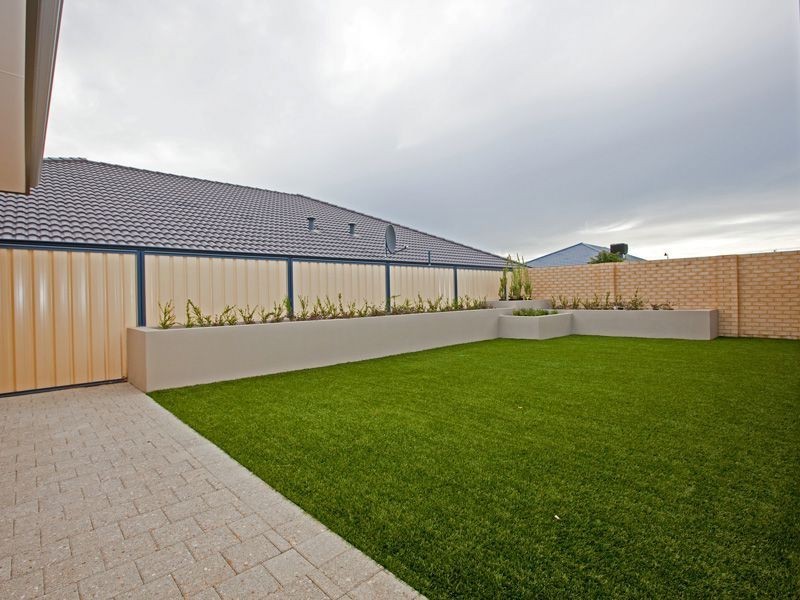 10 St Joseph Fairway, Success WA 6164