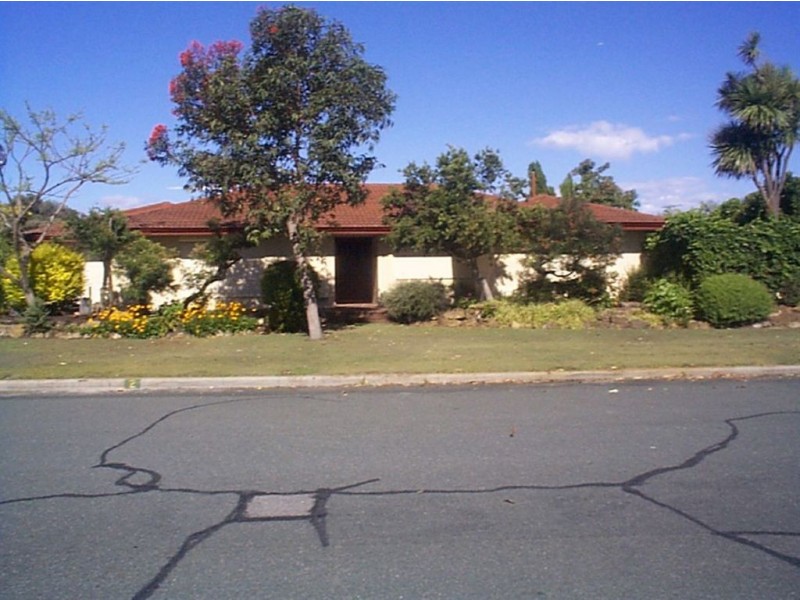 2 Nicholls Crescent, Bull Creek WA 6149