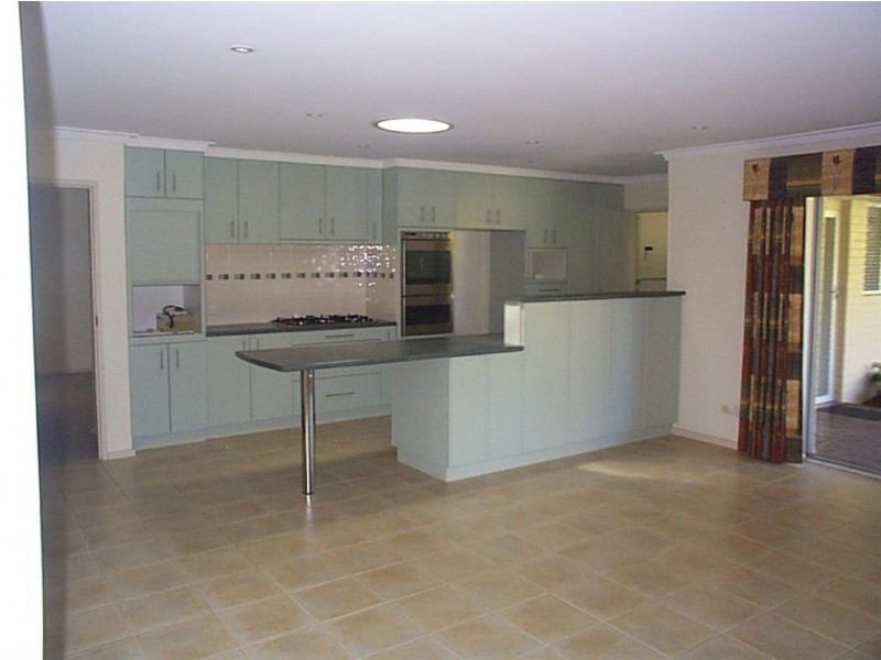 2 Nicholls Crescent, Bull Creek WA 6149