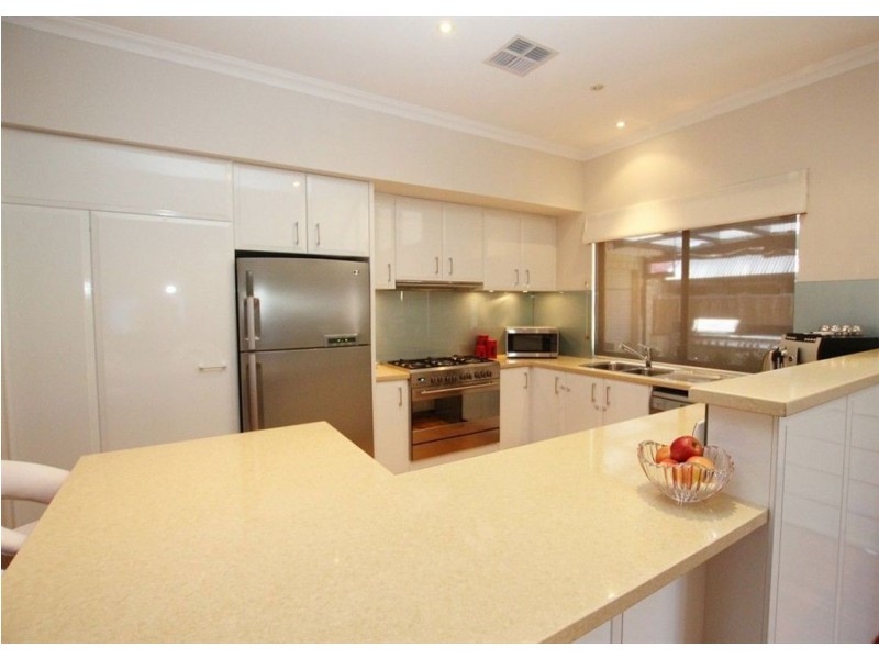 6 Rutherford Entrance, Success WA 6164