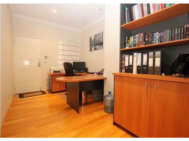 6 Rutherford Entrance, Success WA 6164