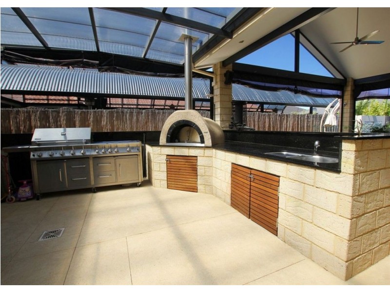 6 Rutherford Entrance, Success WA 6164