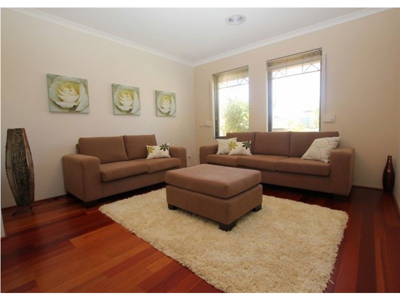 4 Rosehill Court, Atwell WA 6164