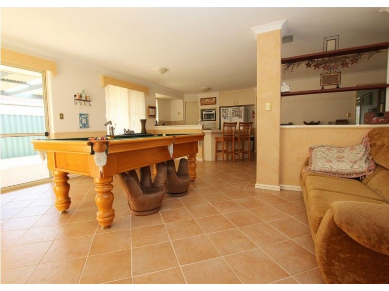 130 Brenchley Drive, Atwell WA 6164