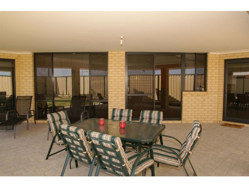3 Baumea Turn, Hammond Park WA 6164
