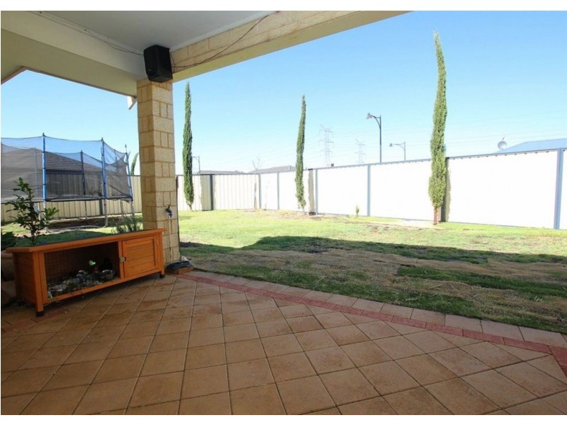 325 Wentworth Parade, Success WA 6164
