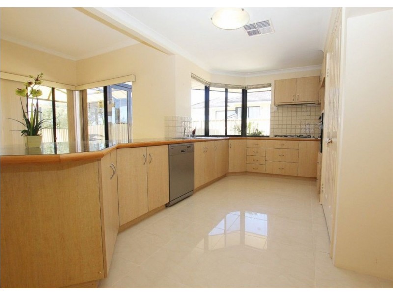 128 Glen Iris Drive, Jandakot WA 6164