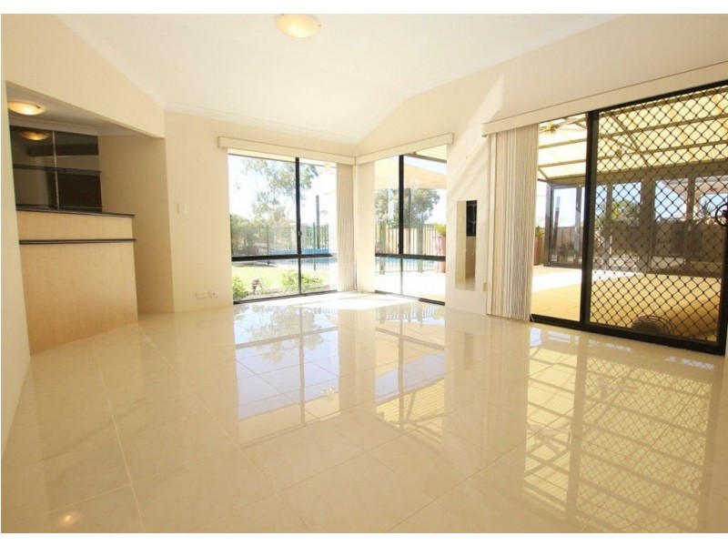 128 Glen Iris Drive, Jandakot WA 6164