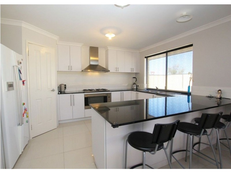 418 Wentworth Parade, Success WA 6164