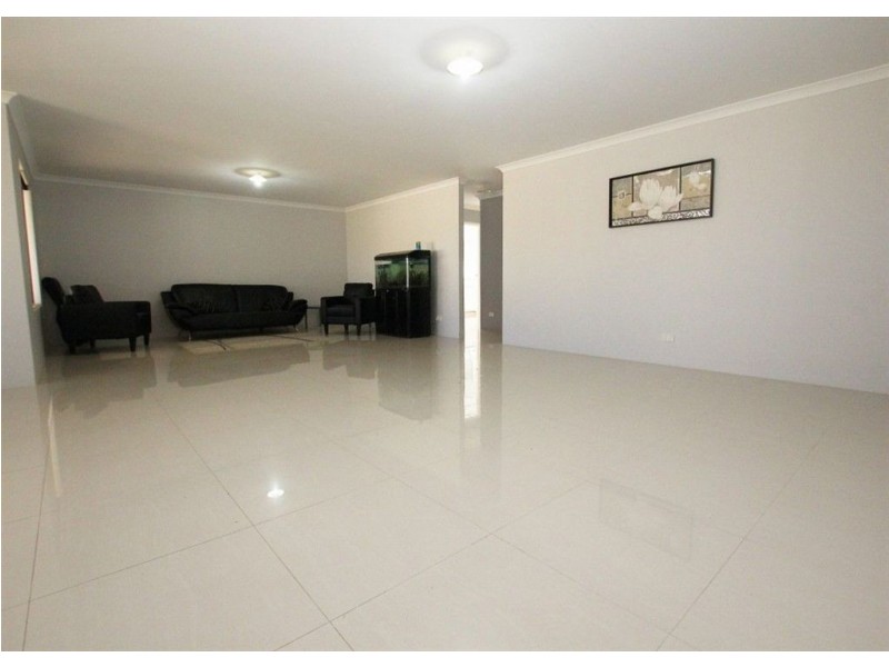 418 Wentworth Parade, Success WA 6164