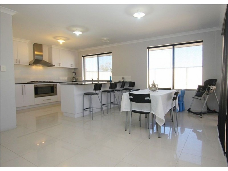 418 Wentworth Parade, Success WA 6164