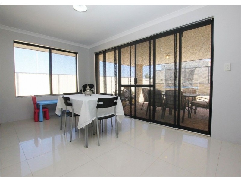 418 Wentworth Parade, Success WA 6164