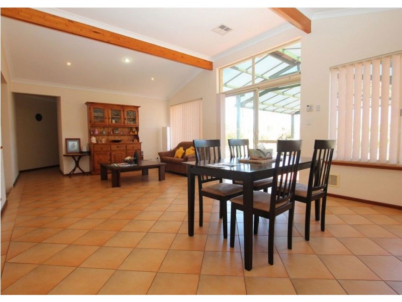 13 Manitoba Place, Success WA 6164