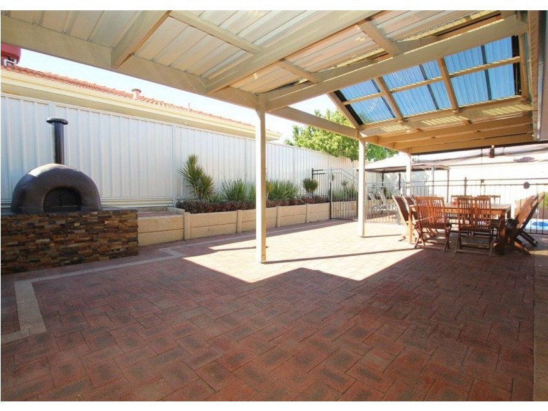 4 Moroso Pass, Success WA 6164