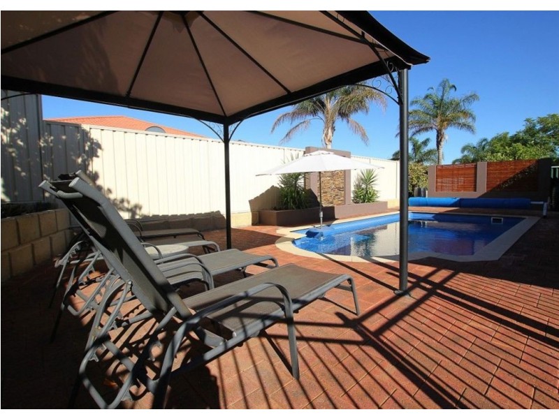 4 Moroso Pass, Success WA 6164