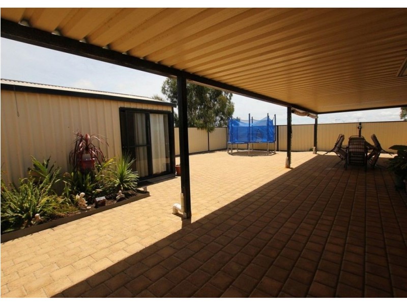 28 Marraboor Place, Success WA 6164