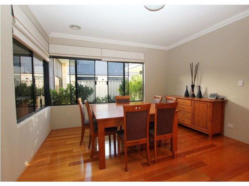 27 Chivalry Way, Atwell WA 6164
