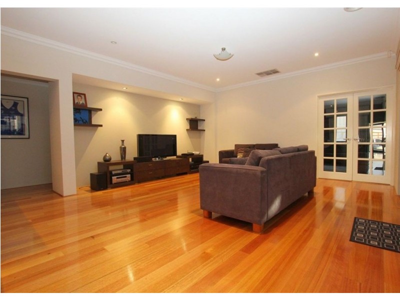 27 Chivalry Way, Atwell WA 6164