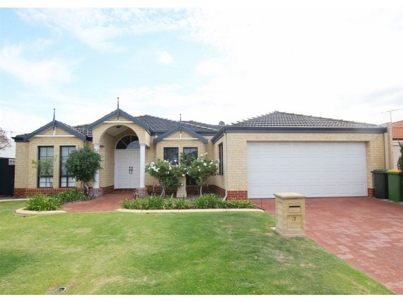 17 Rosehill Court, Atwell WA 6164