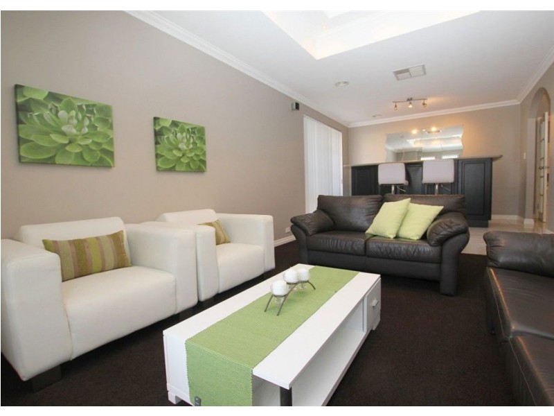 17 Rosehill Court, Atwell WA 6164