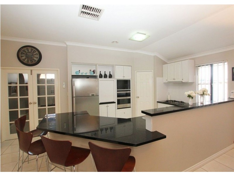 17 Rosehill Court, Atwell WA 6164