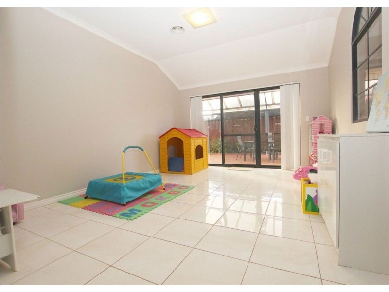 17 Rosehill Court, Atwell WA 6164