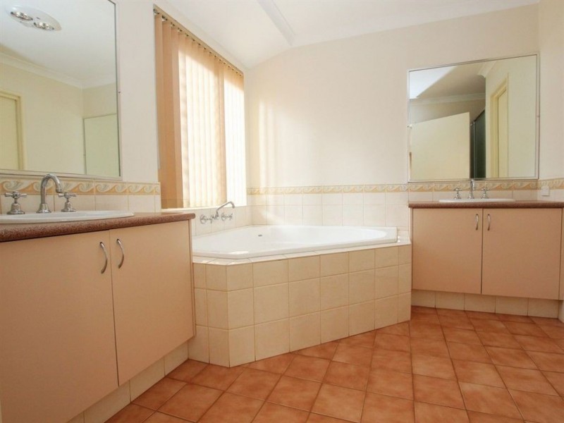 5 Abilene Link, Success WA 6164