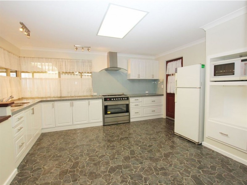 13 Seabrook Place, Success WA 6164